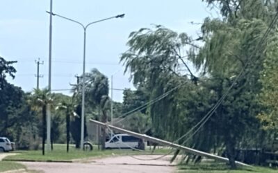 ACCESO AL AERÓDROMO, MANO HACIA LA RUTA